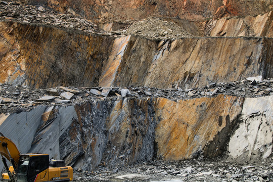 資源開(kāi)采與礦山開(kāi)采 發(fā)展、挑戰(zhàn)與可持續(xù)之路